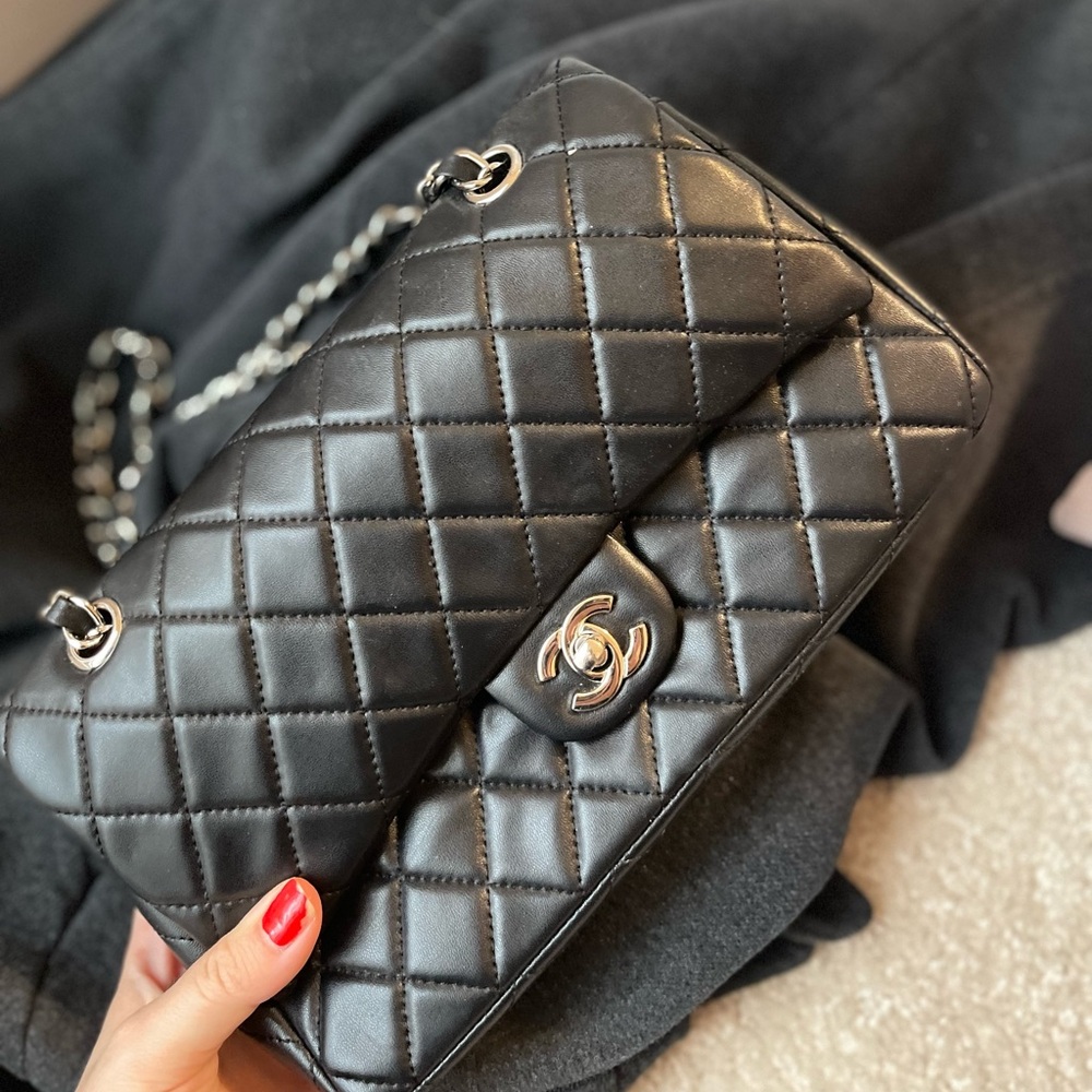 Chanel lamb skin clutch black